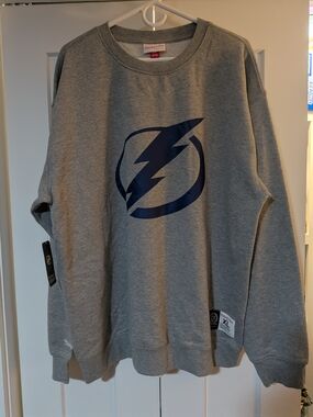 NWT Tampa Bay Lightning Mitchell & Ness Men’s XL Gray Crewneck Sweatshirt NHL